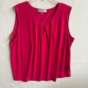 Jones New York Sleeveless Keyhole Tank in Fuchsia. Size 2X. INV25/458